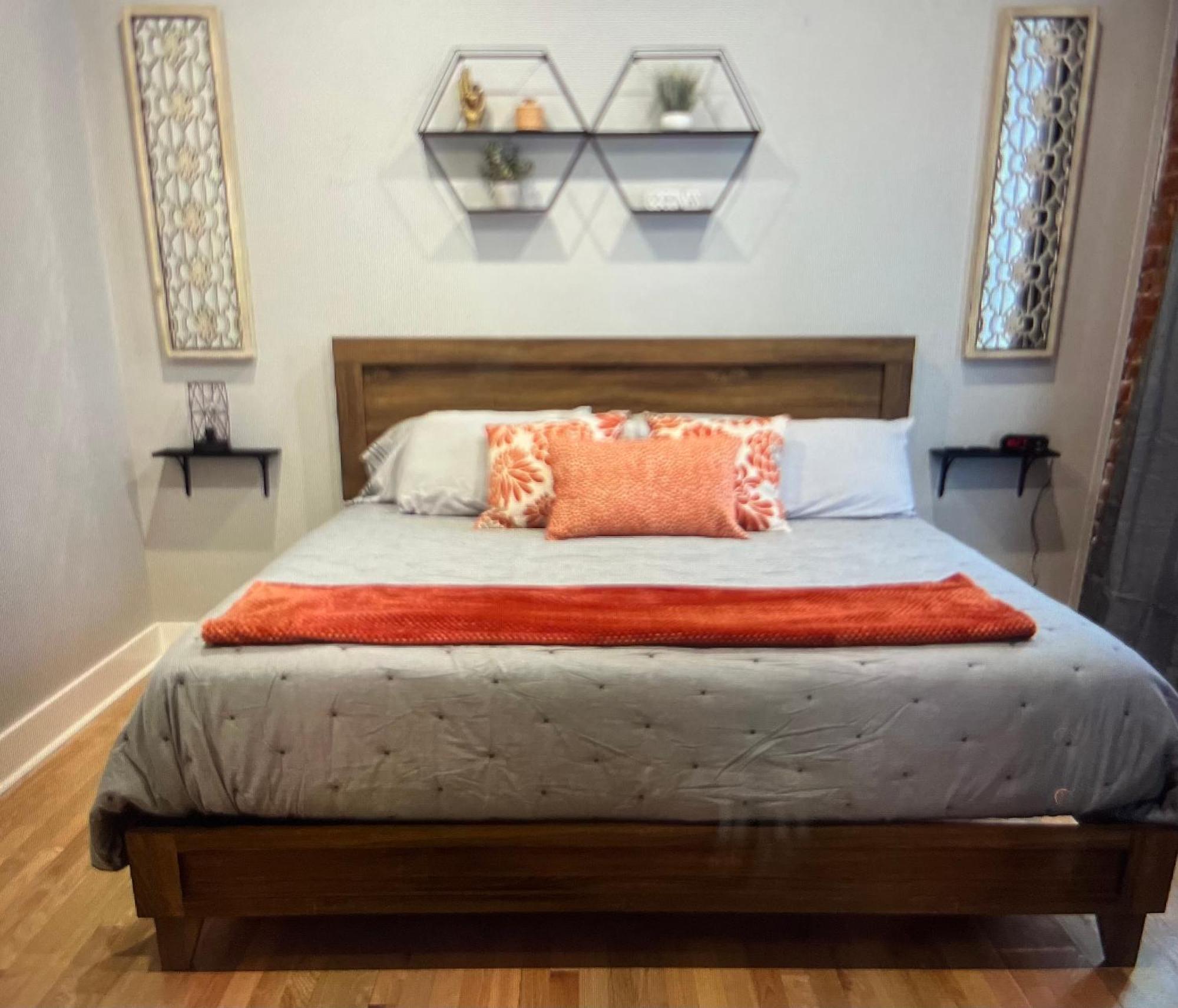 Brickhouse Loft - A Boutique Hotel Martinsville Exterior foto